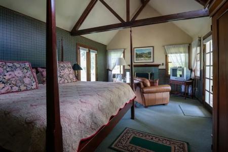 Apple Orchard Inn & Cottages - 35
