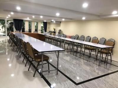 The Lux Ladprao 10 - 13