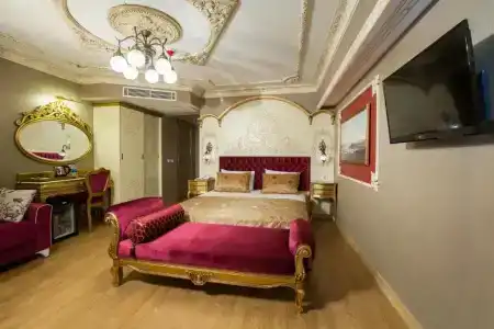 Empire Suite - 34