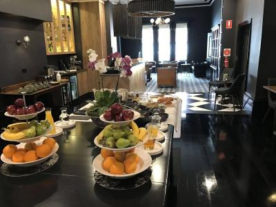 Macquarie Manor - 9