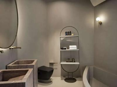 Andronis Boutique - 9