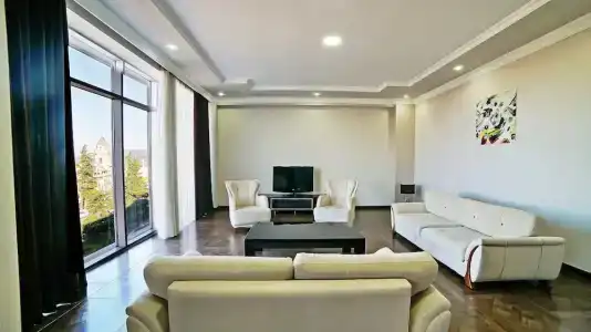 Mardi Plaza - 59