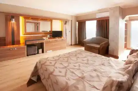 Laurs Experience & Elegance - 52