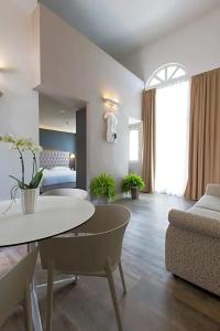 Al Campanile Apart& Suite - 37