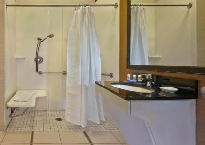 Fairfield Inn & Suites - 21