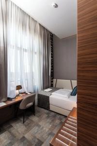 Artis Boutique - 10