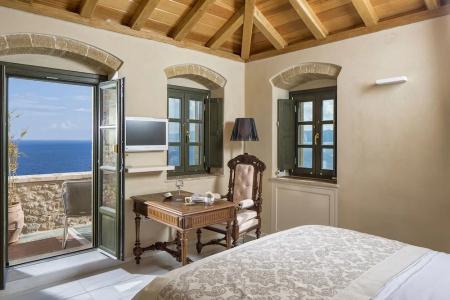 Moni Emvasis Luxury Suites - 82