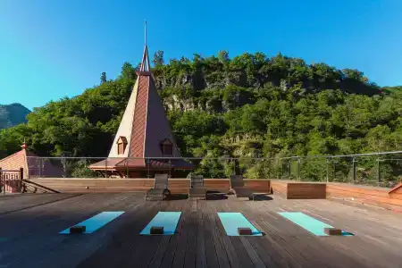 Crowne Plaza - Borjomi, An Ihg - 13
