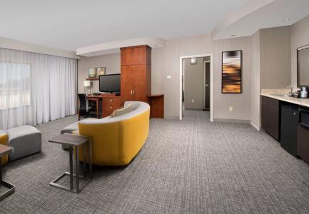 Courtyard by Marriott - 5