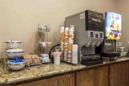 Comfort Suites - University - 12