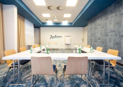 Park Inn by Radisson Nice - 9