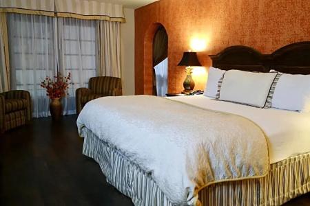 Ramada by Wyndham & Conference Center - 29