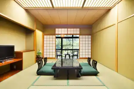 Yamanaka Onsen Kagari Kisshotei - 35