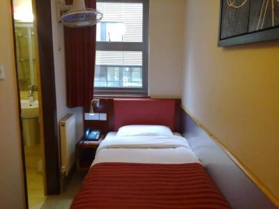 Eurotraveller- Express (Elephant & Castle) - 4