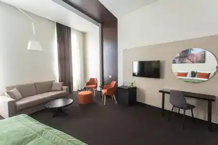 Grand Hedonist - 50