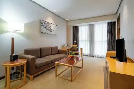 Regal Jinfeng - 73