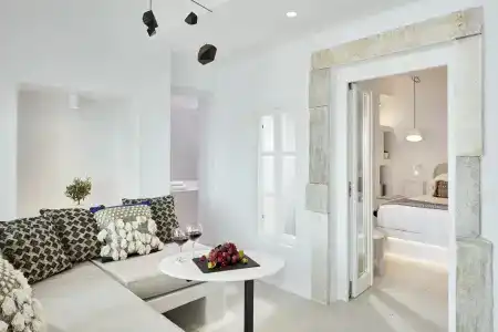 Cosmopolitan Suites - Small Luxurys of the World - 4