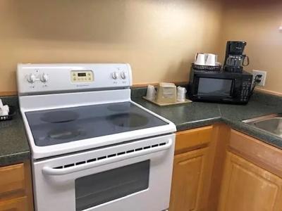 Pinn Road Inn and Suites Lackland AFB and Seaworld - 33