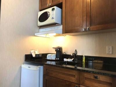 Best Western Plus Suites Downtown - 21