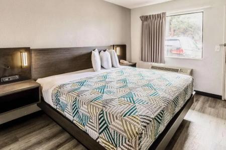 6-Carlsbad, Ca - East Near Legoland - 16