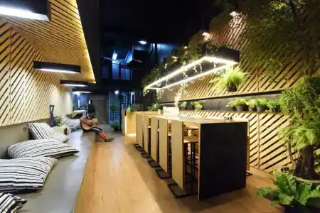 Hugger Guest House - 11