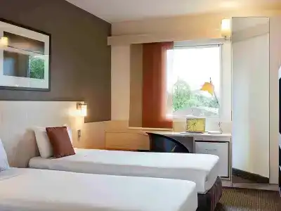 ibis Ellerslie - 2