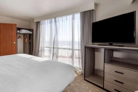 Clarion Pointe Galveston Seawall - 48