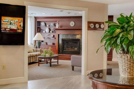 Ramada by Wyndham Boston - 10