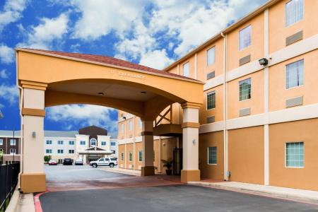 Quality Inn - 24