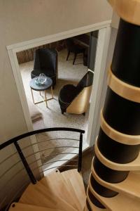 Niepce Paris, Curio Collection By Hilton - 30