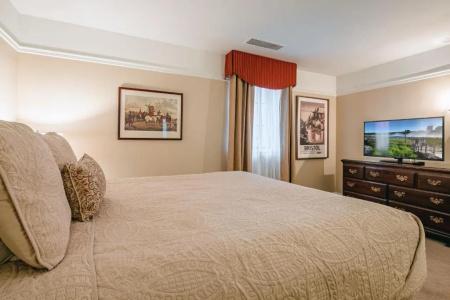 Red Coach Inn - 111