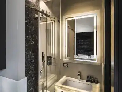The Glam - 18