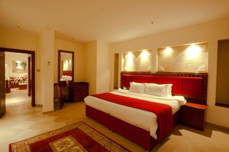 Al Liwan Suites - 30
