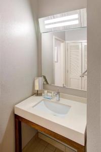 Courtyard by Marriott Northeast/Fort Jackson Area - 65