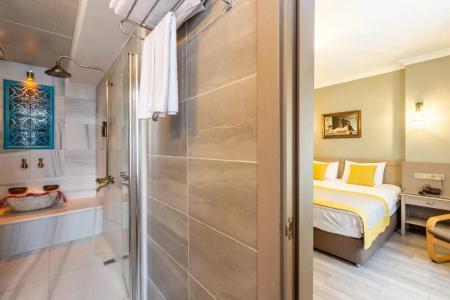 Seraglio & Suites - 78