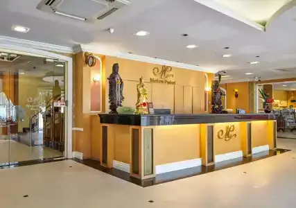 Metro Point Bangkok - 2