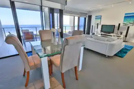 Ultra Broadbeach - 81