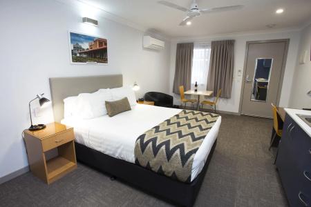 Altitude Apartments - 6