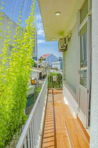 Gold House - 52