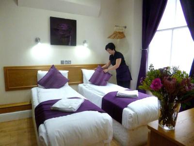 Cardiff - 18