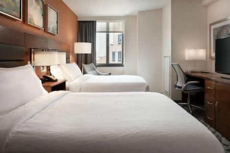 Hilton Garden Inn Long Island City - 2