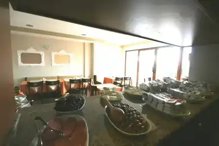 Grand Peninsula - 12