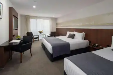 Rydges Latimer - 12