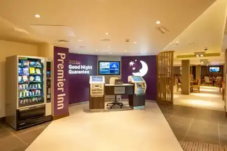 Premier Inn Hendon - The Hyde - 10