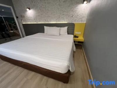 Qiu Sukhumvit - 52