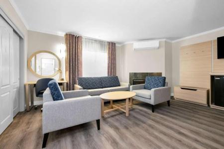Howard Johnson by Wyndham San Francisco Marina District - 3