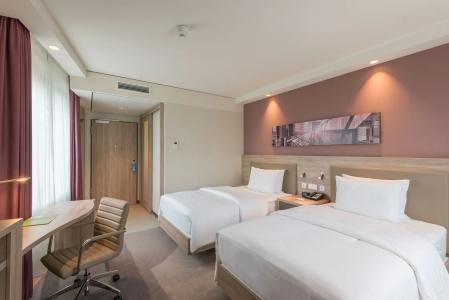 Hampton By Hilton Frankfurt Airport - 2