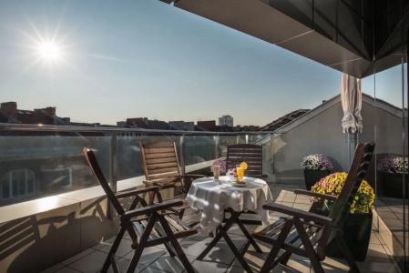 Rosslyn Thracia Sofia - 12
