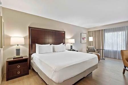 DoubleTree by Hilton - 68