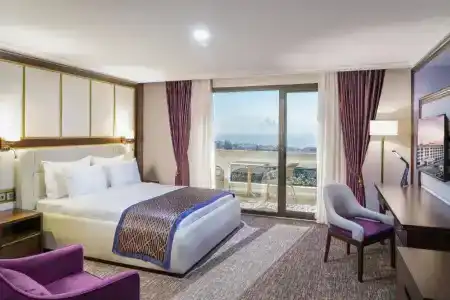 Ramada Plaza By Wyndham - 28
